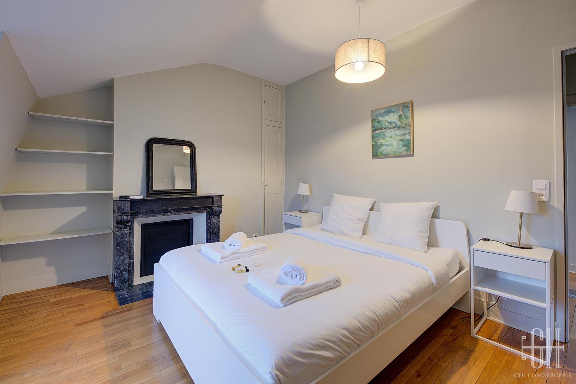 Appartement Le Jacobin - Saint Gatien- Bibliotheque